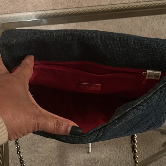 Chanel Purse - Picture 4 of 4